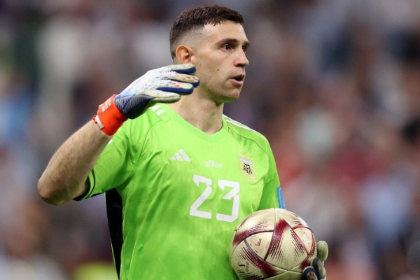 莫佩調(diào)侃撞傷萊諾成就大馬?。骸半y道他不應(yīng)該對我心存感激嗎？”